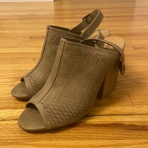 Cute open toe shoes!